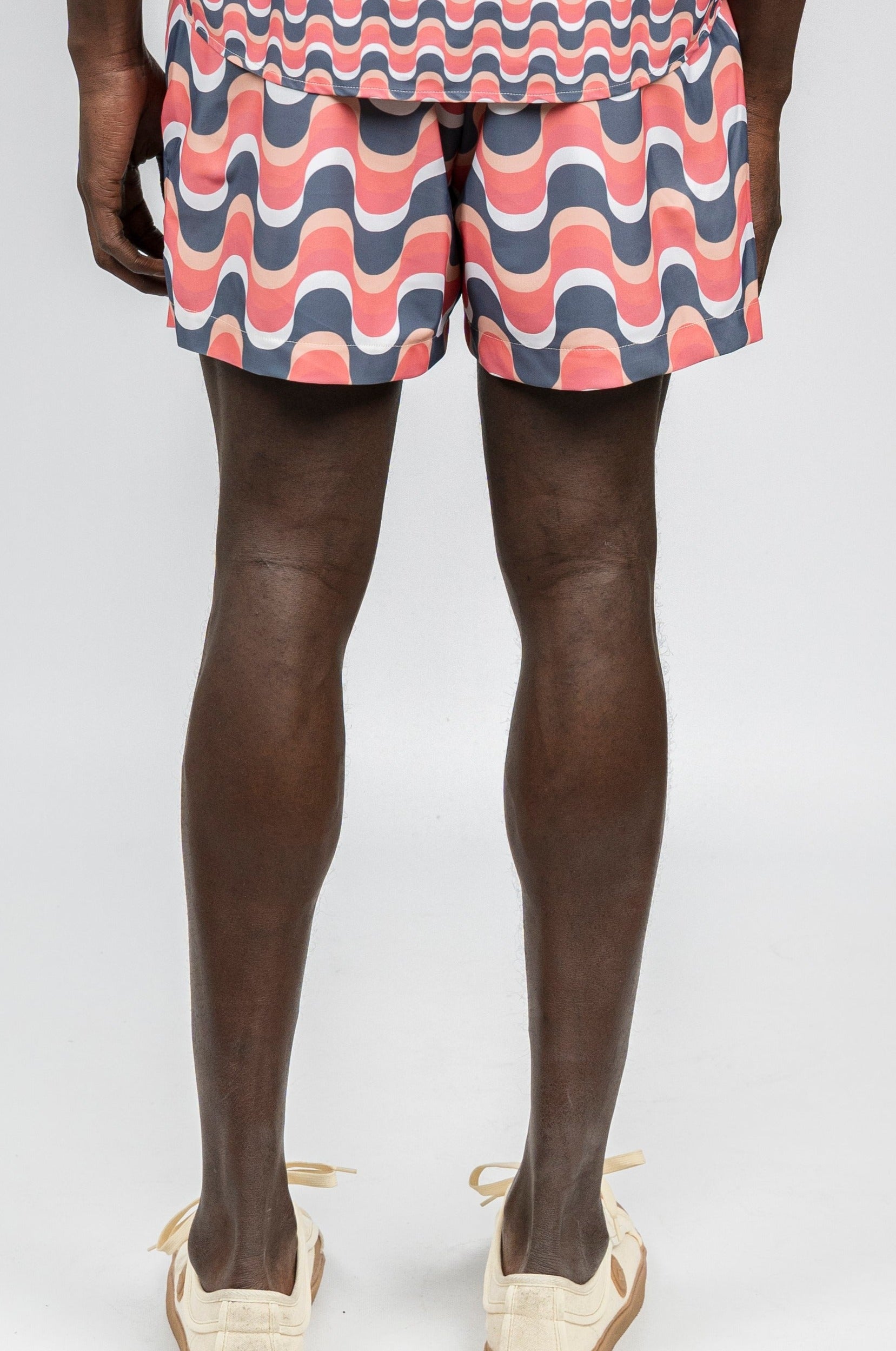 drt_Waves_Resort_red_Short_back